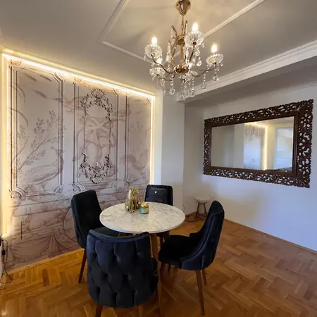 Διαμέρισμα Stan U Strogom Centru Grada *