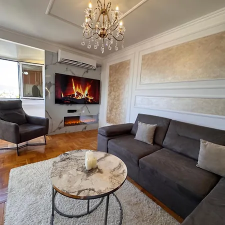 Stan U Strogom Centru Grada Daire Podgoriçe